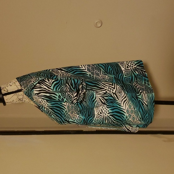 Kim Roger's Lady's ScoopNeck Shortsleeved Tee In Aztec Motif - Picture 3 of 7